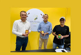 Arapoti recebe prêmio por ser o maior produtor de mel do Brasil